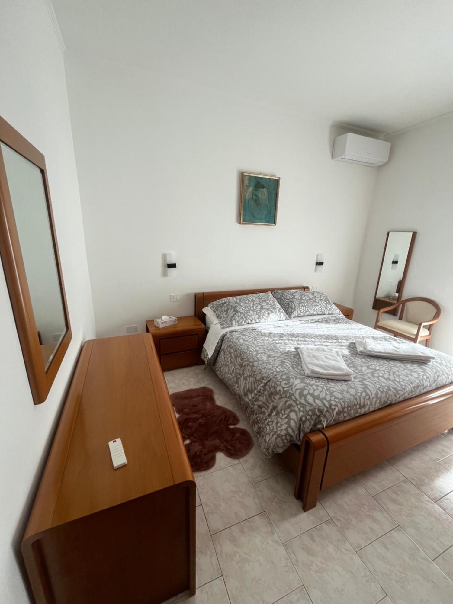 Casa Vacanze Tardy E Benech Savona Exterior foto